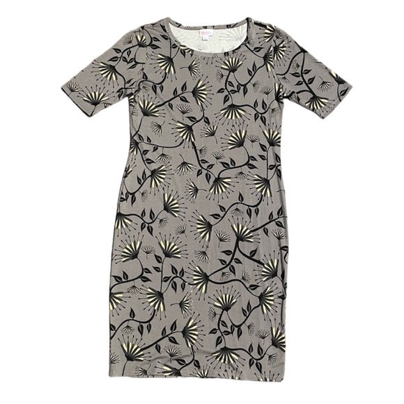 Daisy Print T Shirt Dress. - Picture 1 of 6